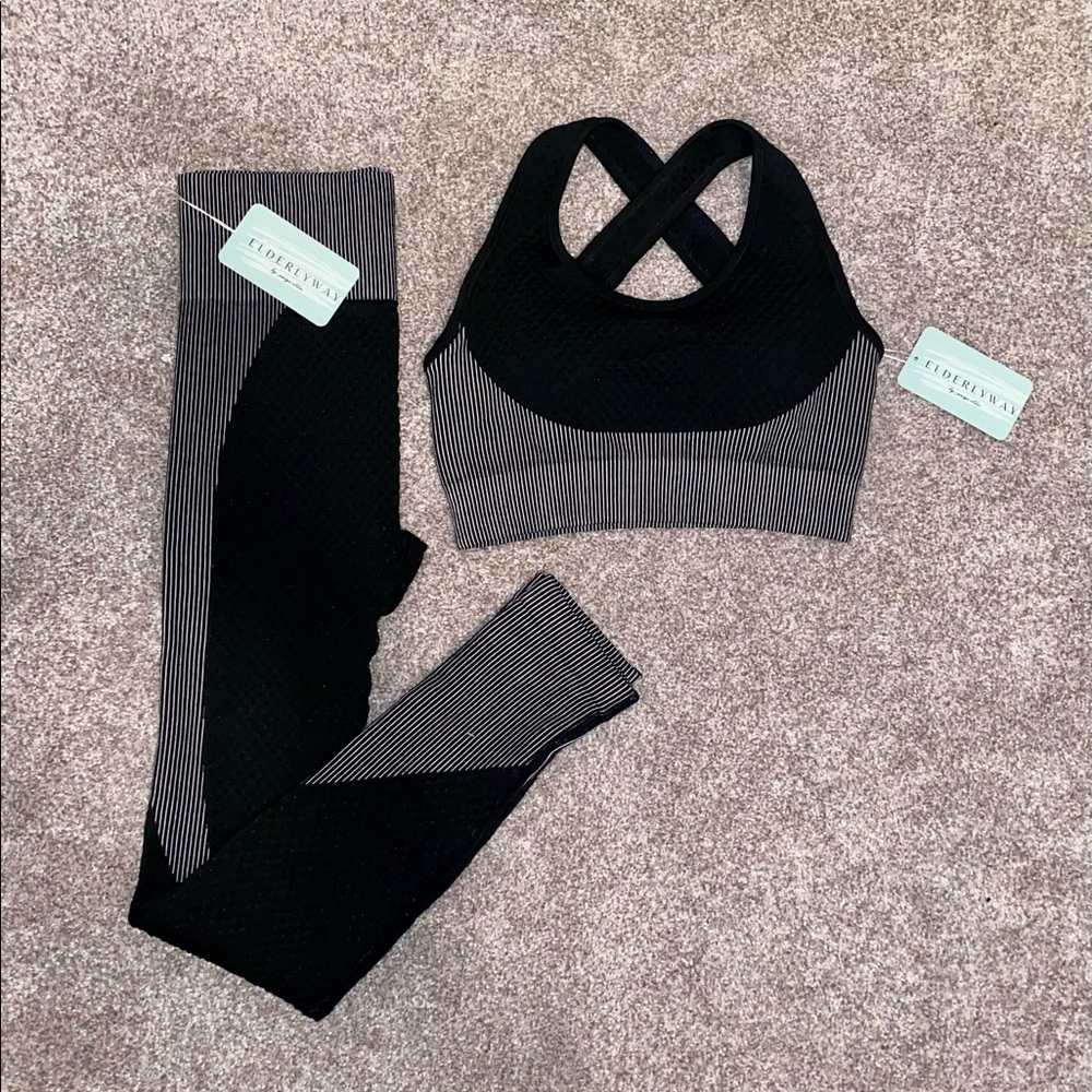 JO black textured crop gym set